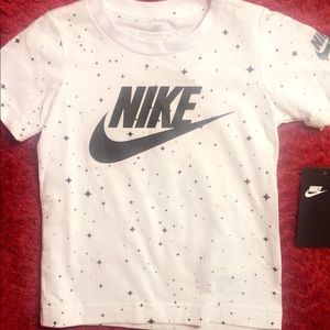 👟THE NIKE TEE 3T 👟 ‼️FINAL OFFER‼️